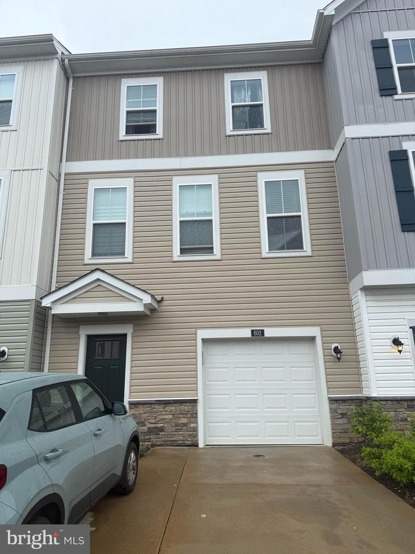 602 CHERRYVIEW DR, FREDERICKSBURG, Virginia 22405, 4 Bedrooms Bedrooms, ,2 BathroomsBathrooms,Residential,For sale,602 CHERRYVIEW DR,VAST2042122 MLS # VAST2042122
