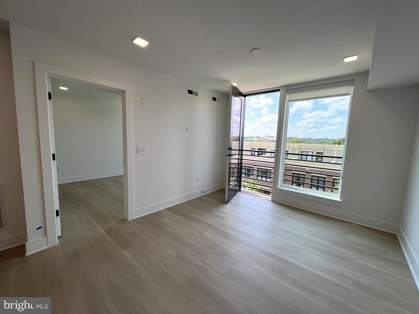 701 N HENRY ST #506, ALEXANDRIA, Virginia 22314, 1 Bedroom Bedrooms, ,1 BathroomBathrooms,Residential,For sale,701 N HENRY ST #506,VAAX2048968 MLS # VAAX2048968