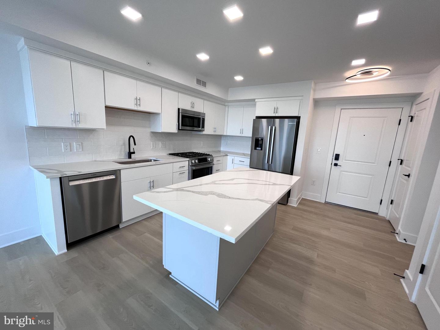 701 N HENRY ST #506, ALEXANDRIA, Virginia 22314, 1 Bedroom Bedrooms, ,1 BathroomBathrooms,Residential,For sale,701 N HENRY ST #506,VAAX2048968 MLS # VAAX2048968