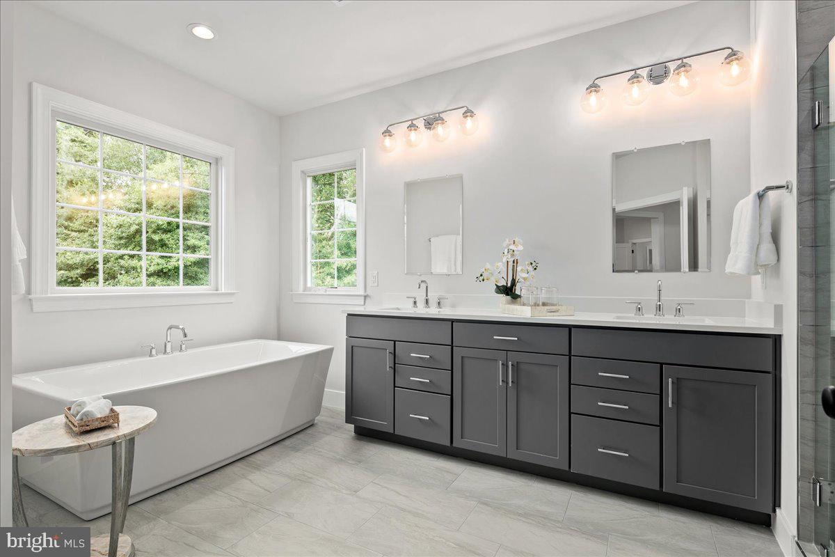 3608 CENTER DR, ALEXANDRIA, Virginia 22309, 5 Bedrooms Bedrooms, ,4 BathroomsBathrooms,Residential,For sale,3608 CENTER DR,VAFX2263150 MLS # VAFX2263150