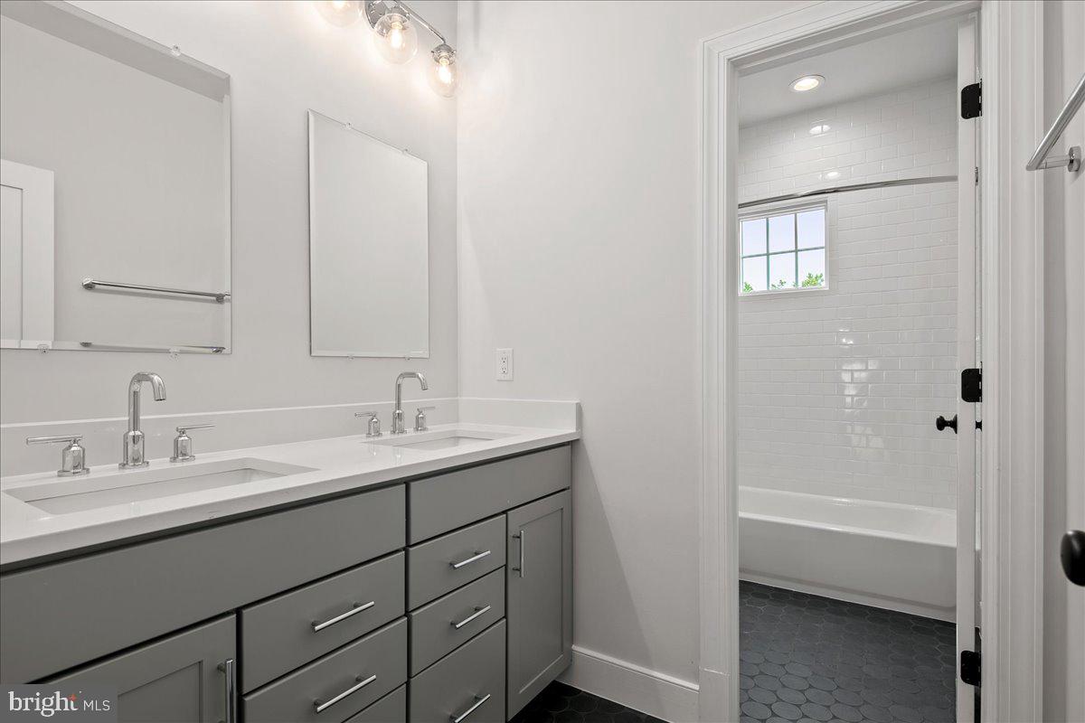 3608 CENTER DR, ALEXANDRIA, Virginia 22309, 5 Bedrooms Bedrooms, ,4 BathroomsBathrooms,Residential,For sale,3608 CENTER DR,VAFX2263150 MLS # VAFX2263150