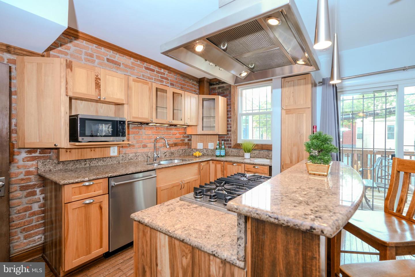 611 MORTON PL NE, WASHINGTON, District Of Columbia 20002, 3 Bedrooms Bedrooms, ,1 BathroomBathrooms,Residential,For sale,611 MORTON PL NE,DCDC2216710 MLS # DCDC2216710