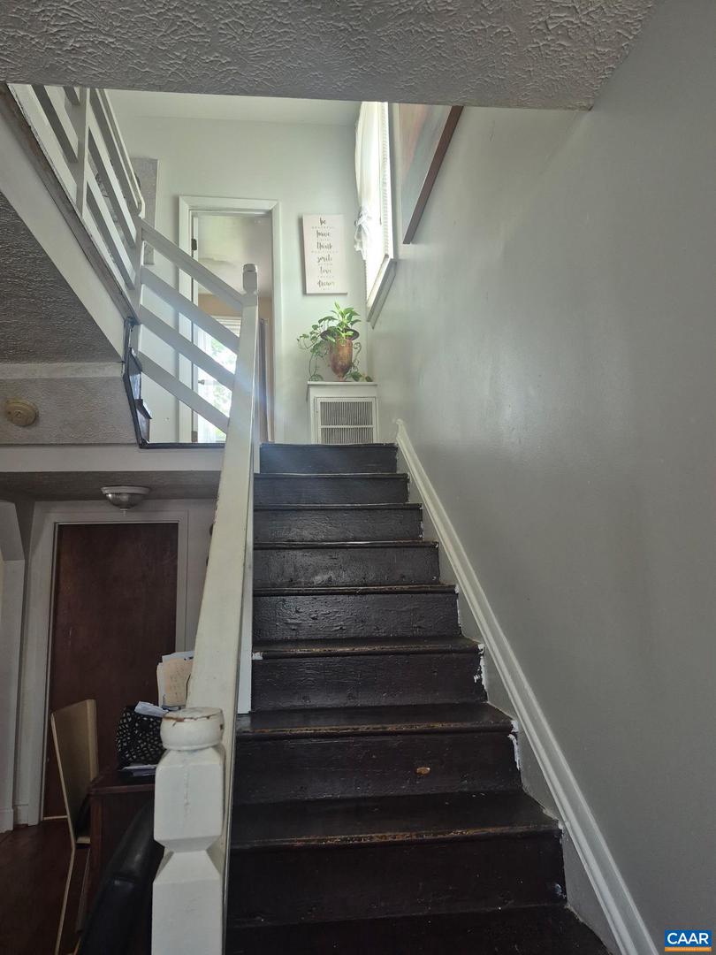 352 10 1/2 ST, CHARLOTTESVILLE, Virginia 22903, 3 Bedrooms Bedrooms, ,1 BathroomBathrooms,Residential,For sale,352 10 1/2 ST,668206 MLS # 668206