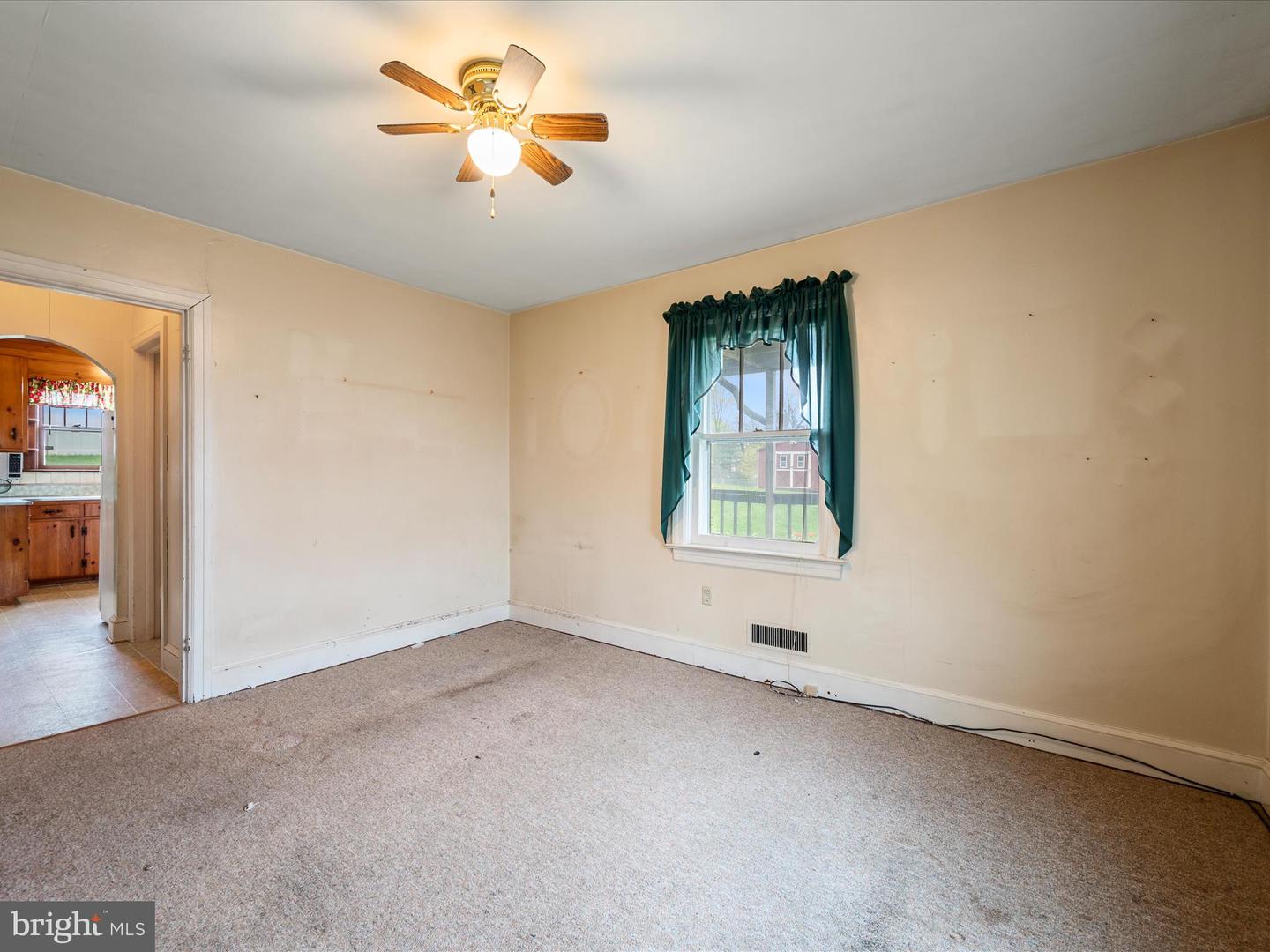 1714 N ROYAL AVE, FRONT ROYAL, Virginia 22630, 4 Bedrooms Bedrooms, ,2 BathroomsBathrooms,Residential,For sale,1714 N ROYAL AVE,VAWR2010880 MLS # VAWR2010880