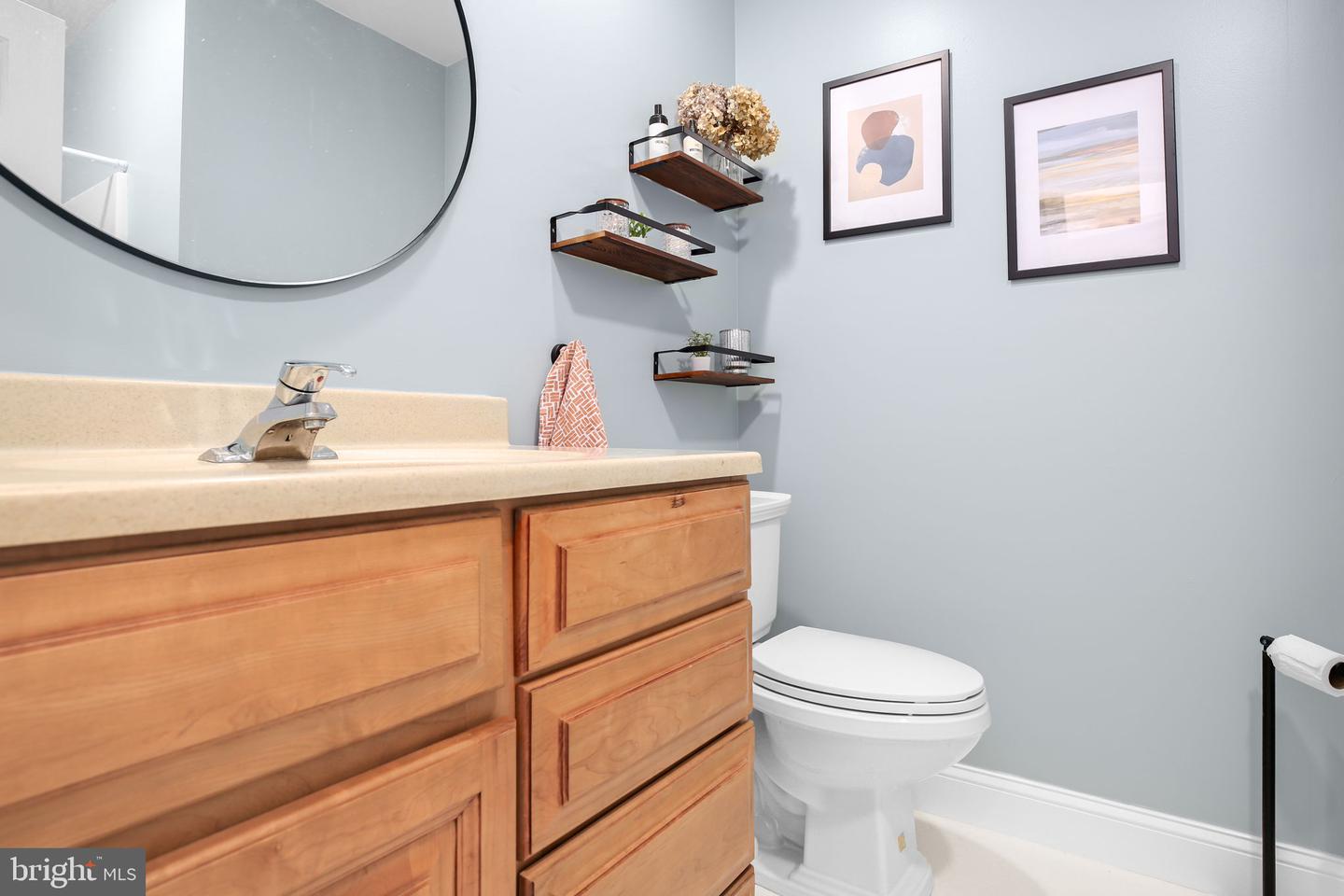 8995 MEADOWVIEW DR, MANASSAS, Virginia 20110, 7 Bedrooms Bedrooms, ,4 BathroomsBathrooms,Residential,For sale,8995 MEADOWVIEW DR,VAMN2008612 MLS # VAMN2008612