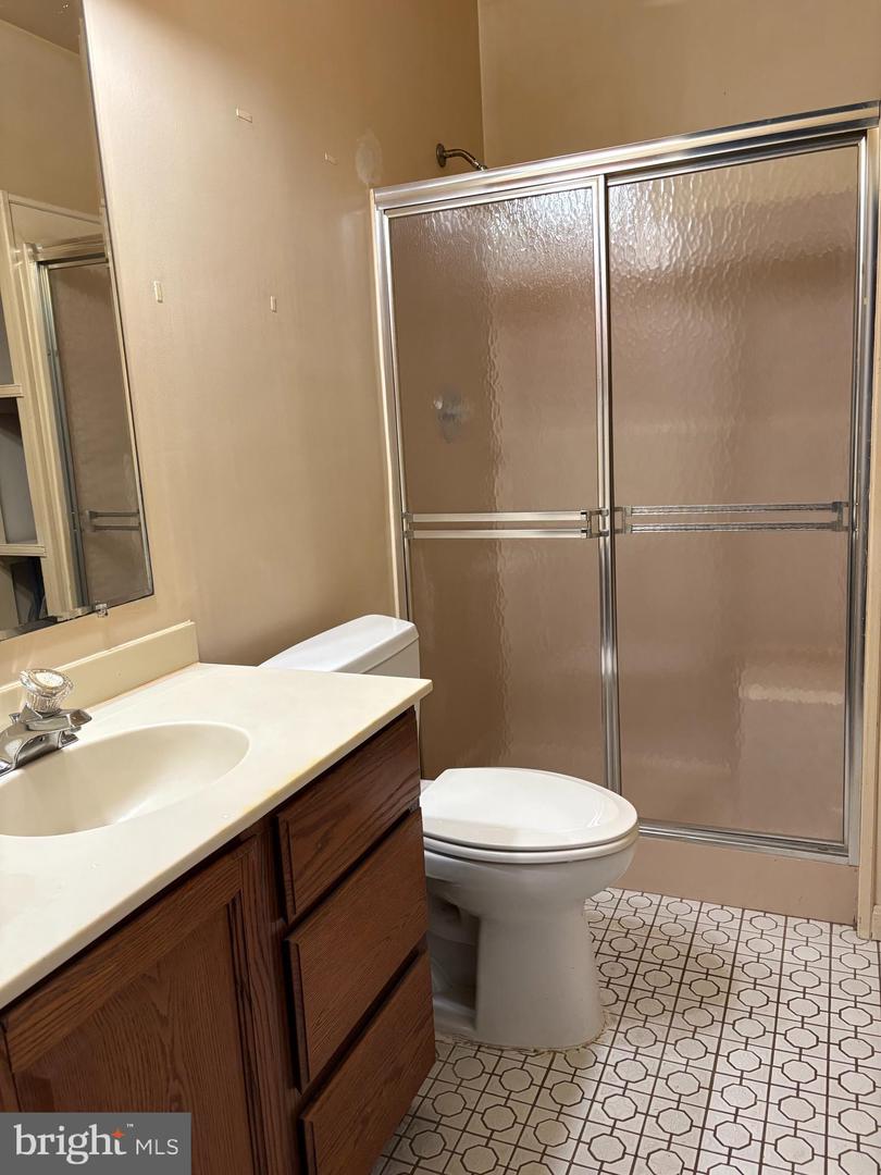 8995 MEADOWVIEW DR, MANASSAS, Virginia 20110, 7 Bedrooms Bedrooms, ,4 BathroomsBathrooms,Residential,For sale,8995 MEADOWVIEW DR,VAMN2008612 MLS # VAMN2008612