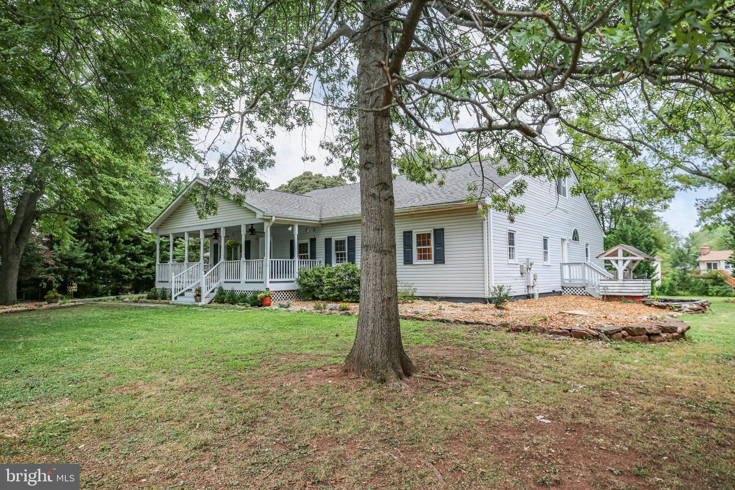 8995 MEADOWVIEW DR, MANASSAS, Virginia 20110, 7 Bedrooms Bedrooms, ,4 BathroomsBathrooms,Residential,For sale,8995 MEADOWVIEW DR,VAMN2008612 MLS # VAMN2008612