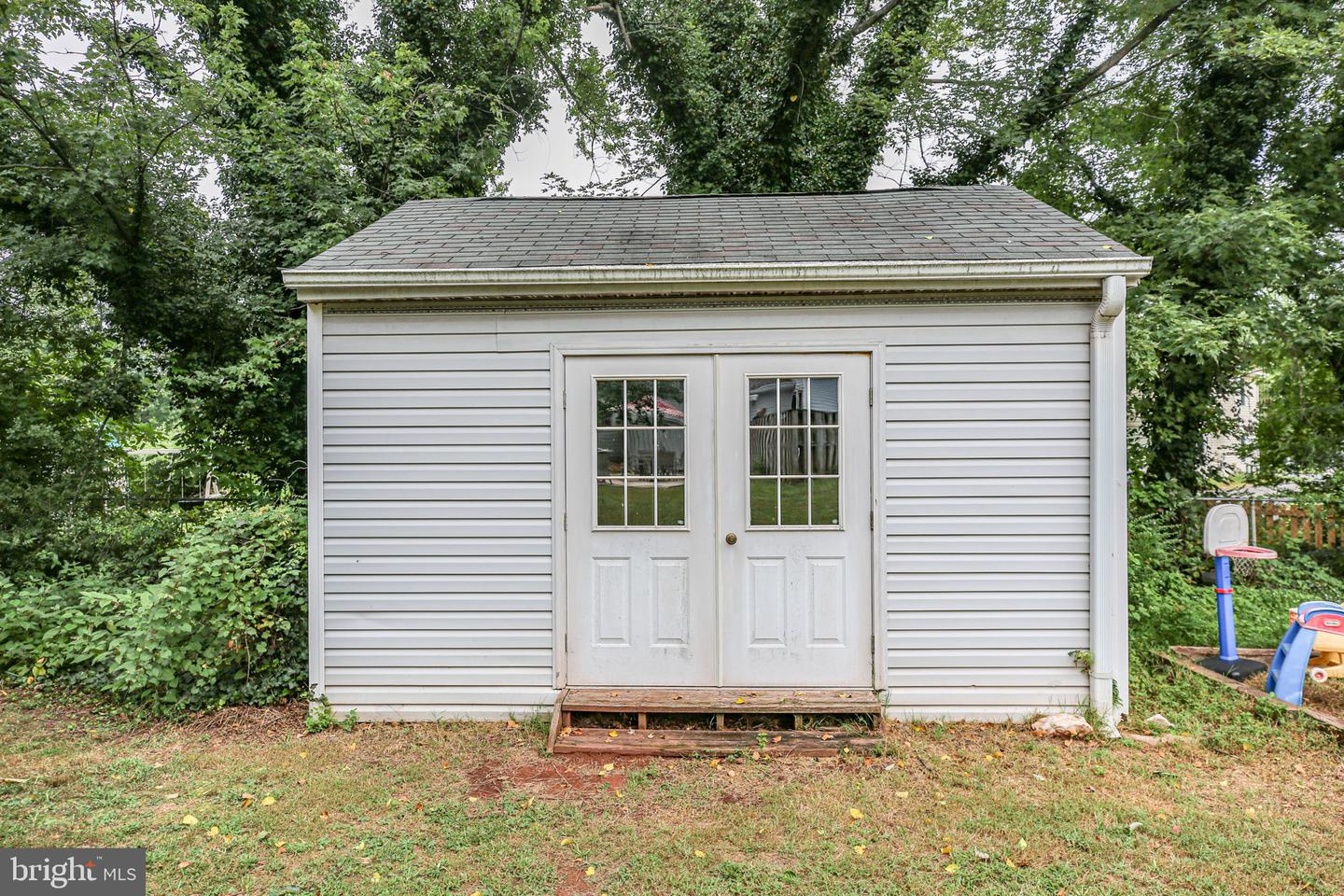 8995 MEADOWVIEW DR, MANASSAS, Virginia 20110, 7 Bedrooms Bedrooms, ,4 BathroomsBathrooms,Residential,For sale,8995 MEADOWVIEW DR,VAMN2008612 MLS # VAMN2008612