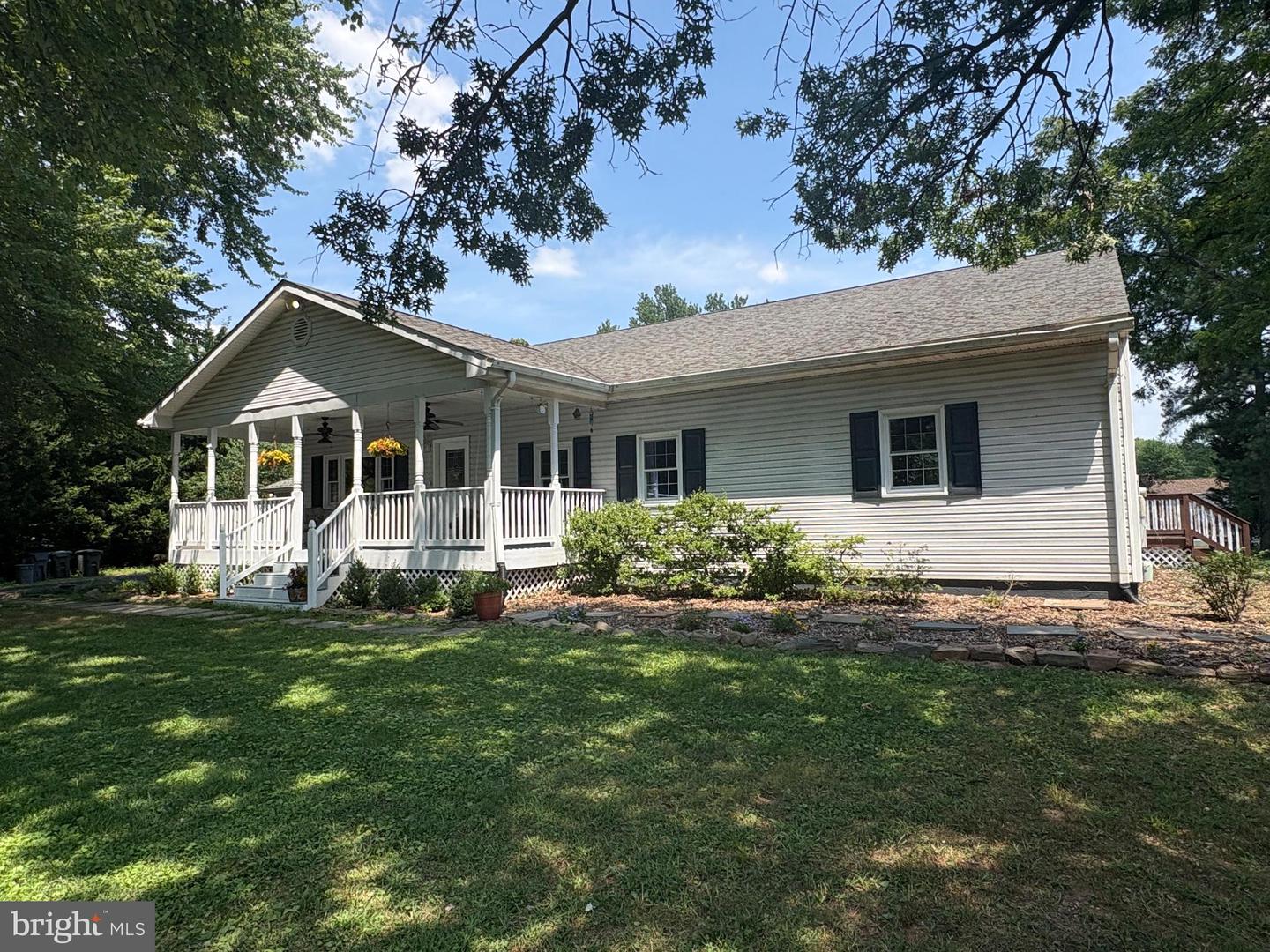 8995 MEADOWVIEW DR, MANASSAS, Virginia 20110, 7 Bedrooms Bedrooms, ,4 BathroomsBathrooms,Residential,For sale,8995 MEADOWVIEW DR,VAMN2008612 MLS # VAMN2008612