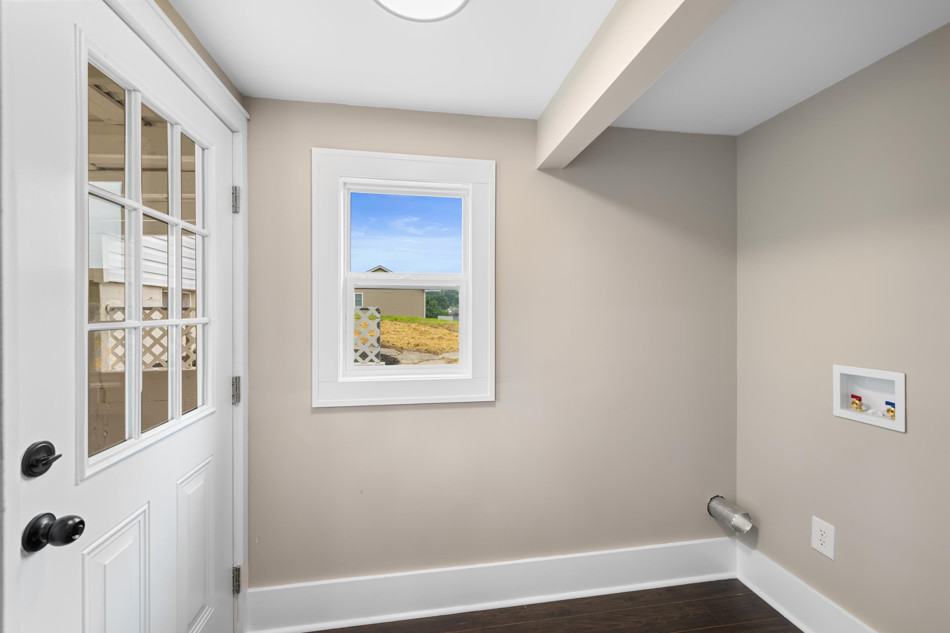 608 B ST, STAUNTON, Virginia 24401, 3 Bedrooms Bedrooms, ,1 BathroomBathrooms,Residential,608 B ST,667745 MLS # 667745