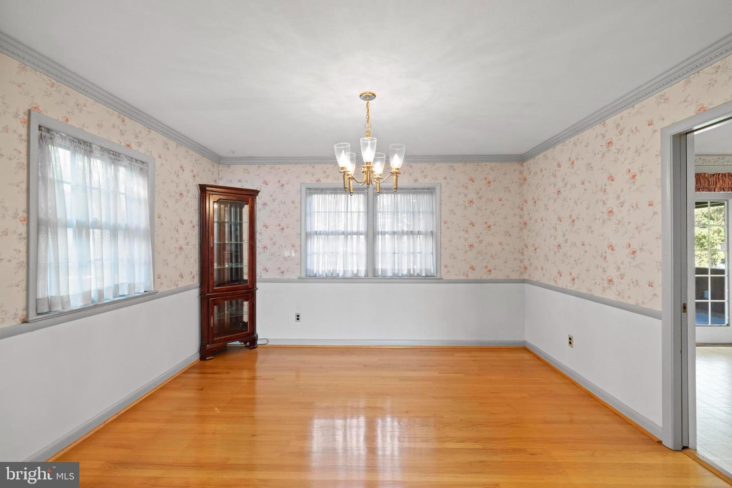 4008 N STUART ST, ARLINGTON, Virginia 22207, 4 Bedrooms Bedrooms, ,3 BathroomsBathrooms,Residential,For sale,4008 N STUART ST,VAAR2060286 MLS # VAAR2060286