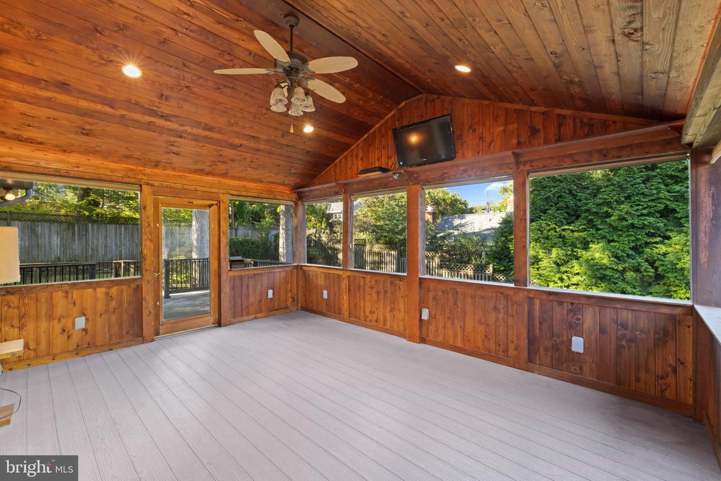 4008 N STUART ST, ARLINGTON, Virginia 22207, 4 Bedrooms Bedrooms, ,3 BathroomsBathrooms,Residential,For sale,4008 N STUART ST,VAAR2060286 MLS # VAAR2060286