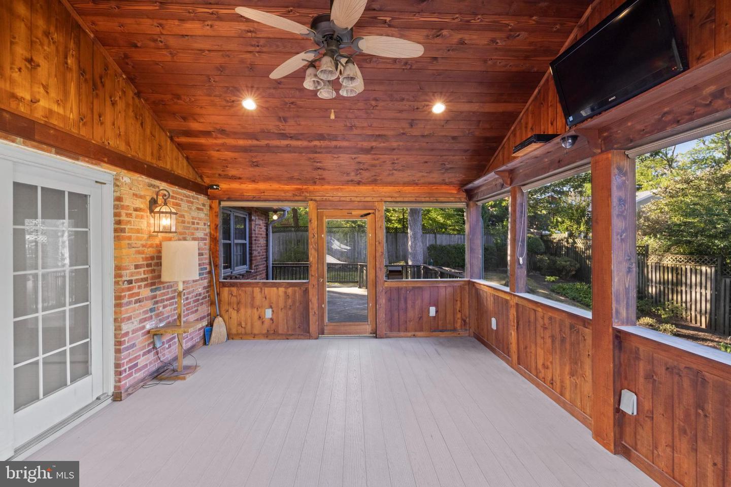 4008 N STUART ST, ARLINGTON, Virginia 22207, 4 Bedrooms Bedrooms, ,3 BathroomsBathrooms,Residential,For sale,4008 N STUART ST,VAAR2060286 MLS # VAAR2060286