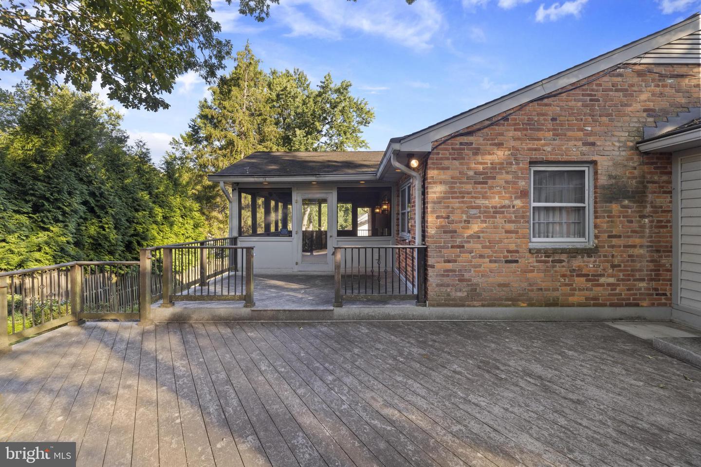 4008 N STUART ST, ARLINGTON, Virginia 22207, 4 Bedrooms Bedrooms, ,3 BathroomsBathrooms,Residential,For sale,4008 N STUART ST,VAAR2060286 MLS # VAAR2060286