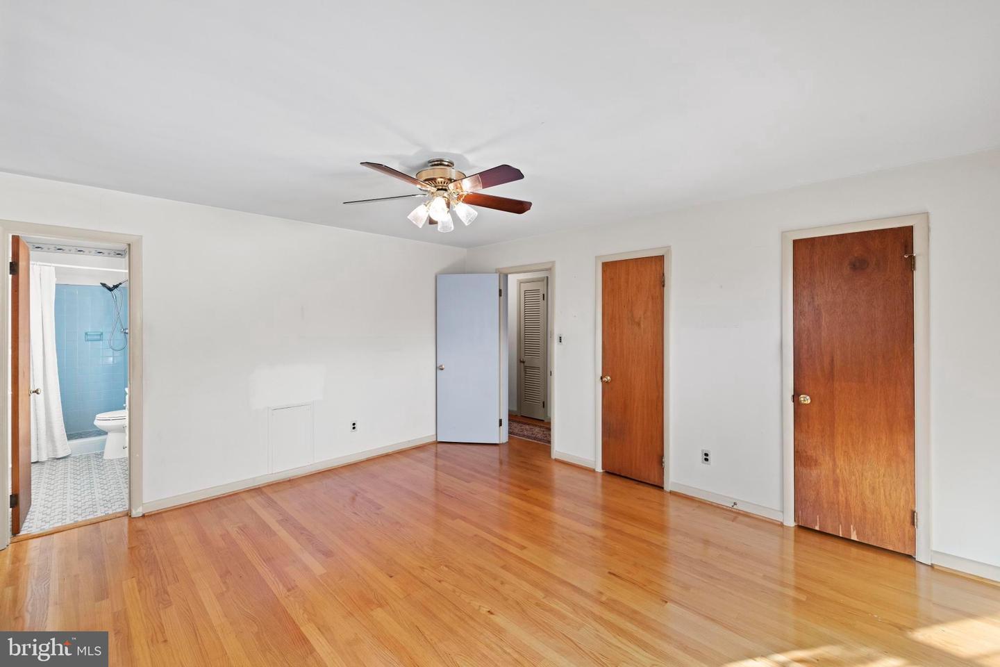 4008 N STUART ST, ARLINGTON, Virginia 22207, 4 Bedrooms Bedrooms, ,3 BathroomsBathrooms,Residential,For sale,4008 N STUART ST,VAAR2060286 MLS # VAAR2060286