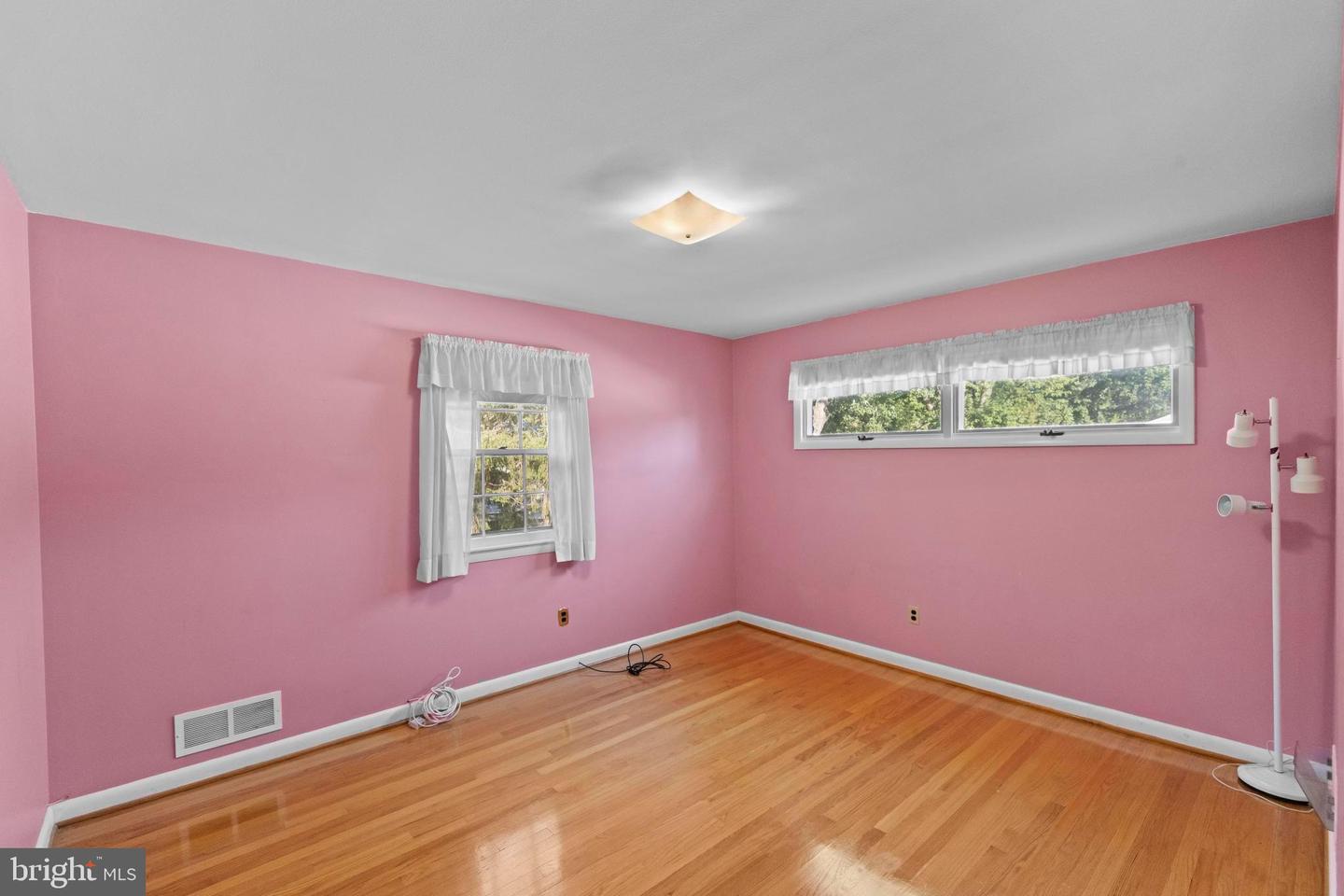 4008 N STUART ST, ARLINGTON, Virginia 22207, 4 Bedrooms Bedrooms, ,3 BathroomsBathrooms,Residential,For sale,4008 N STUART ST,VAAR2060286 MLS # VAAR2060286