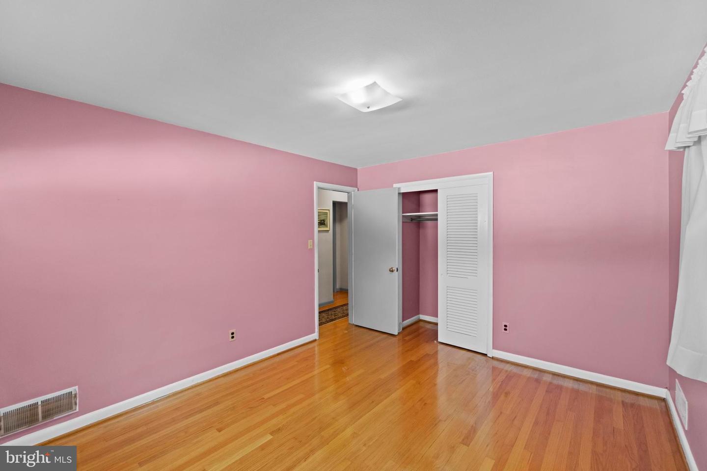 4008 N STUART ST, ARLINGTON, Virginia 22207, 4 Bedrooms Bedrooms, ,3 BathroomsBathrooms,Residential,For sale,4008 N STUART ST,VAAR2060286 MLS # VAAR2060286