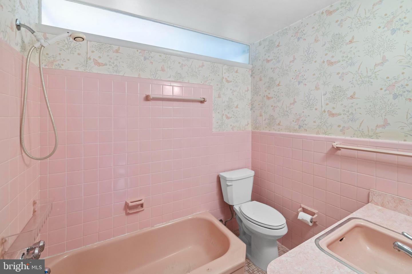 4008 N STUART ST, ARLINGTON, Virginia 22207, 4 Bedrooms Bedrooms, ,3 BathroomsBathrooms,Residential,For sale,4008 N STUART ST,VAAR2060286 MLS # VAAR2060286