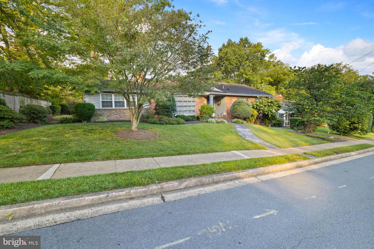 4008 N STUART ST, ARLINGTON, Virginia 22207, 4 Bedrooms Bedrooms, ,3 BathroomsBathrooms,Residential,For sale,4008 N STUART ST,VAAR2060286 MLS # VAAR2060286