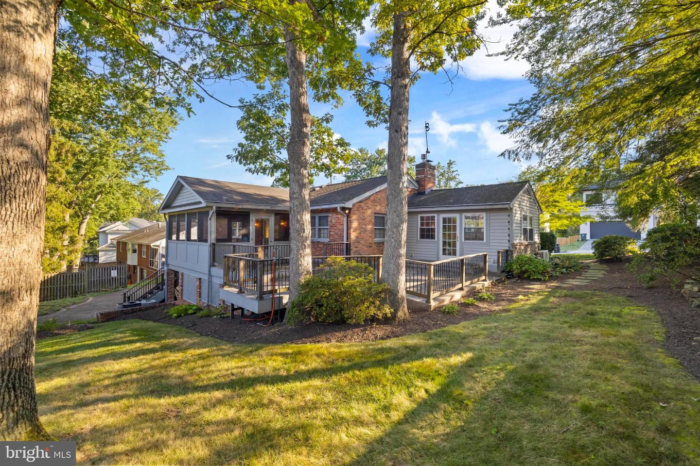 4008 N STUART ST, ARLINGTON, Virginia 22207, 4 Bedrooms Bedrooms, ,3 BathroomsBathrooms,Residential,For sale,4008 N STUART ST,VAAR2060286 MLS # VAAR2060286