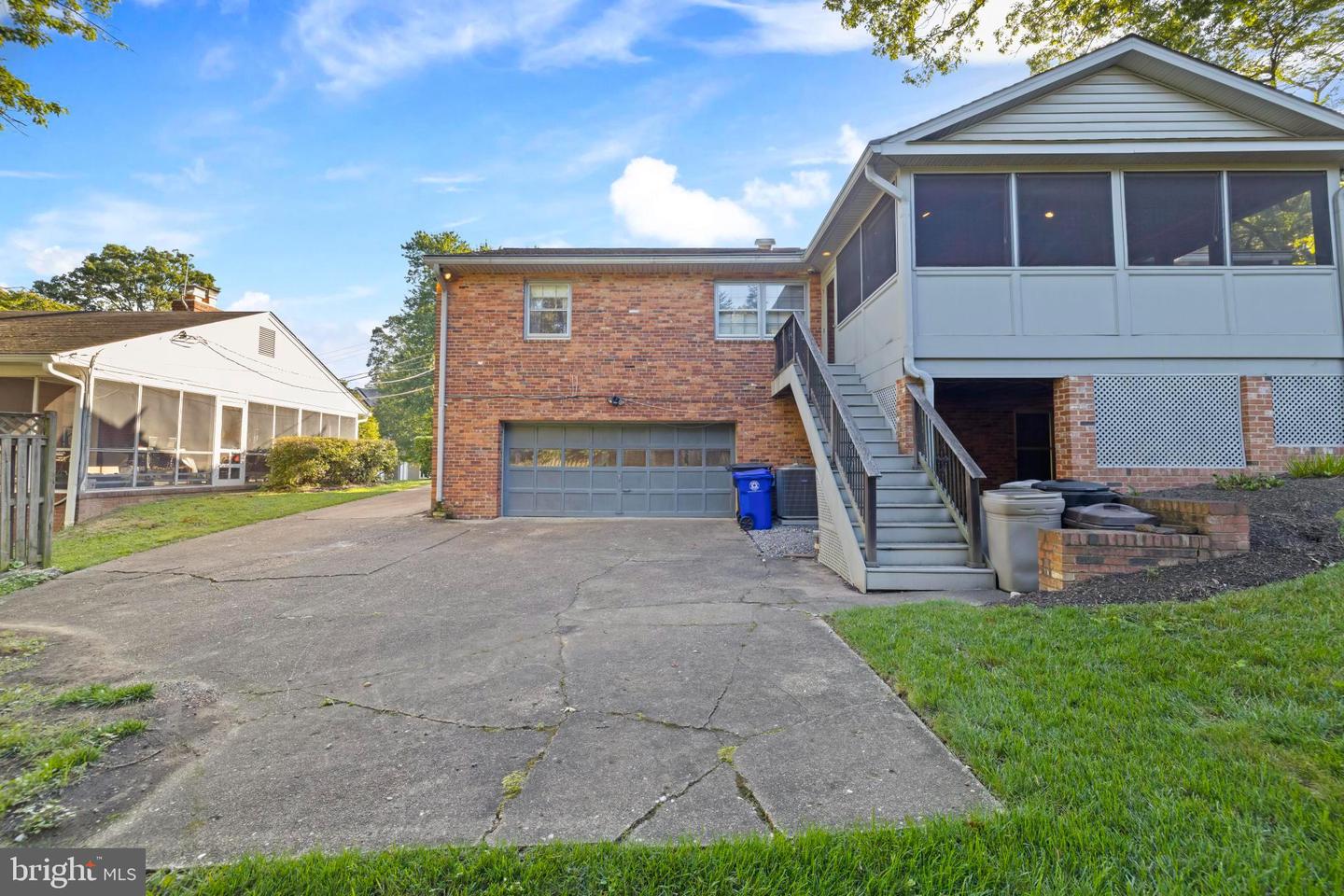 4008 N STUART ST, ARLINGTON, Virginia 22207, 4 Bedrooms Bedrooms, ,3 BathroomsBathrooms,Residential,For sale,4008 N STUART ST,VAAR2060286 MLS # VAAR2060286