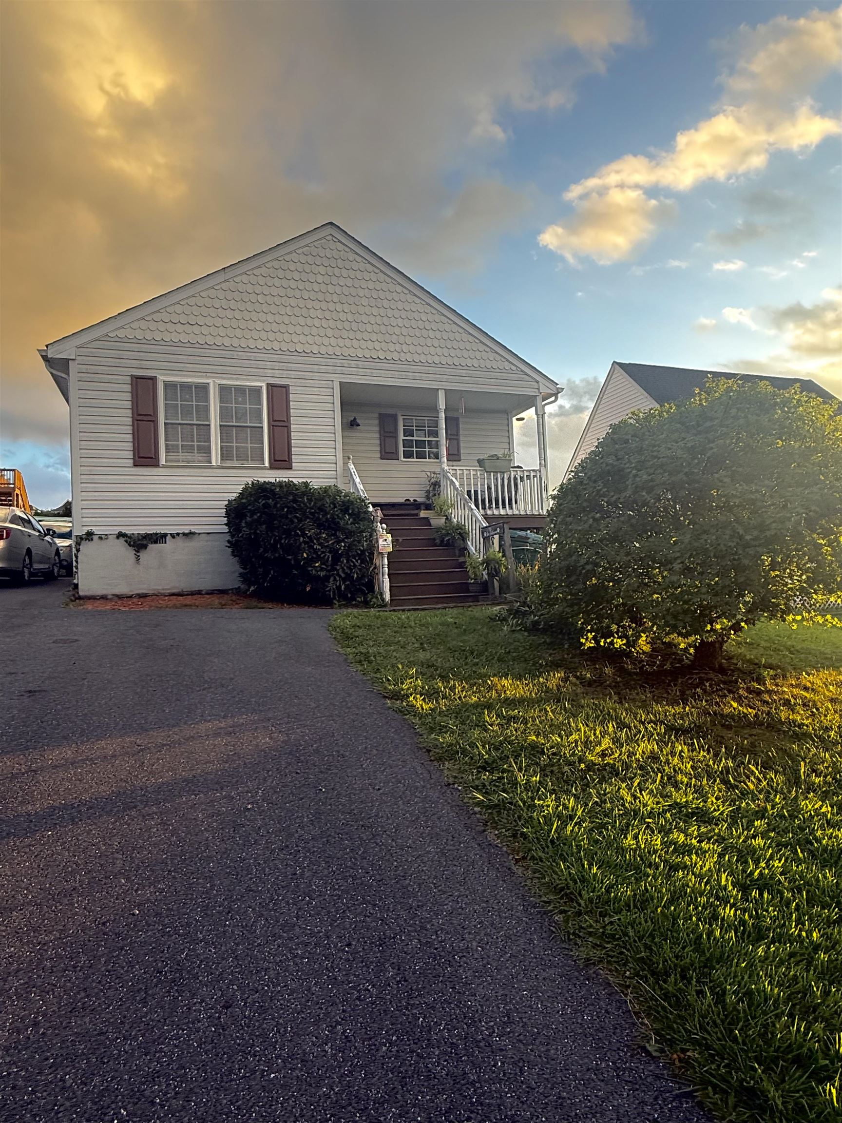 1032 4TH ST, WAYNESBORO, Virginia 22980, 3 Bedrooms Bedrooms, ,2 BathroomsBathrooms,Residential,BLOCK 137 LOT A BCMM&L,1032 4TH ST,668215 MLS # 668215