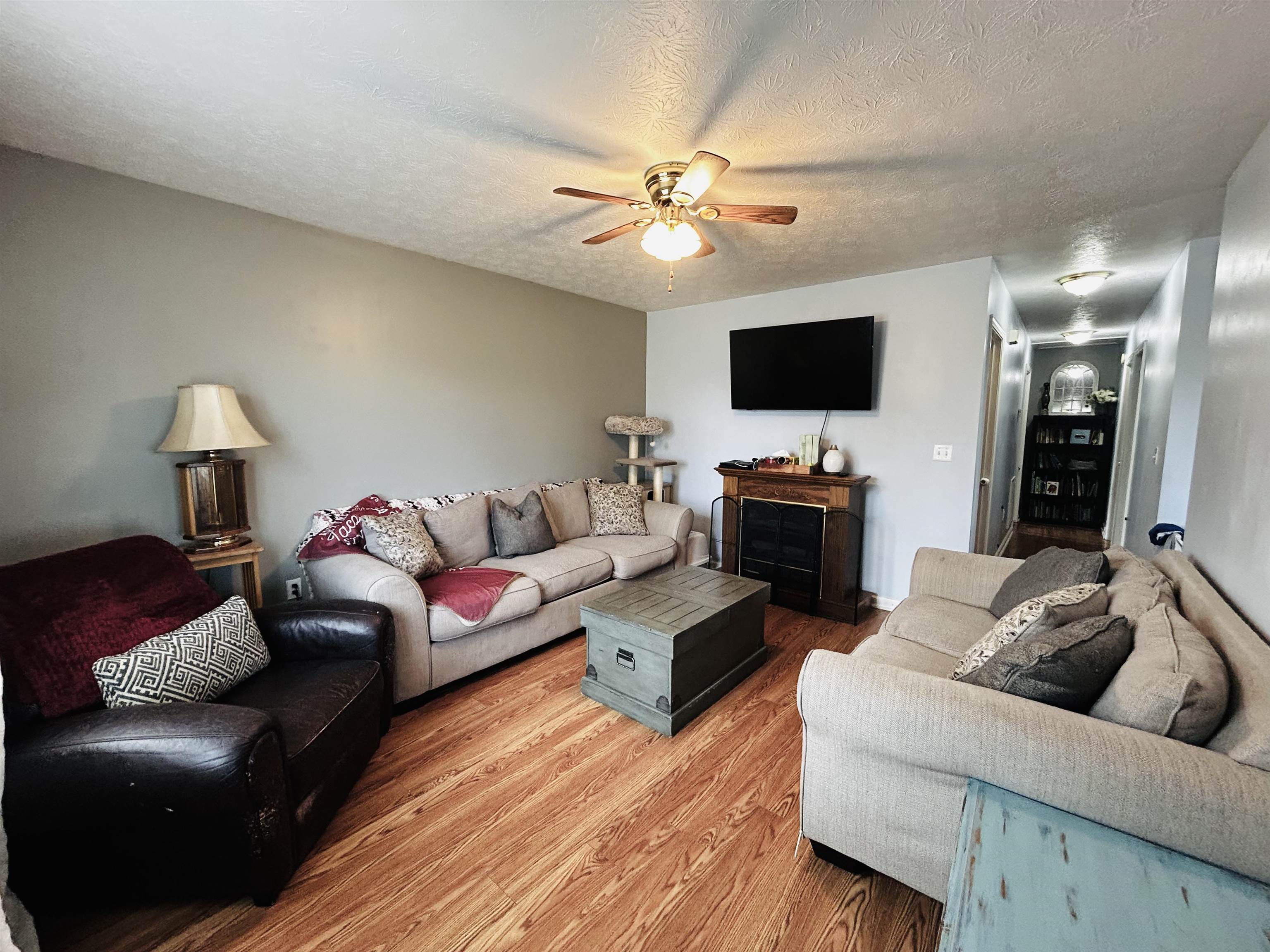 1032 4TH ST, WAYNESBORO, Virginia 22980, 3 Bedrooms Bedrooms, ,2 BathroomsBathrooms,Residential,BLOCK 137 LOT A BCMM&L,1032 4TH ST,668215 MLS # 668215