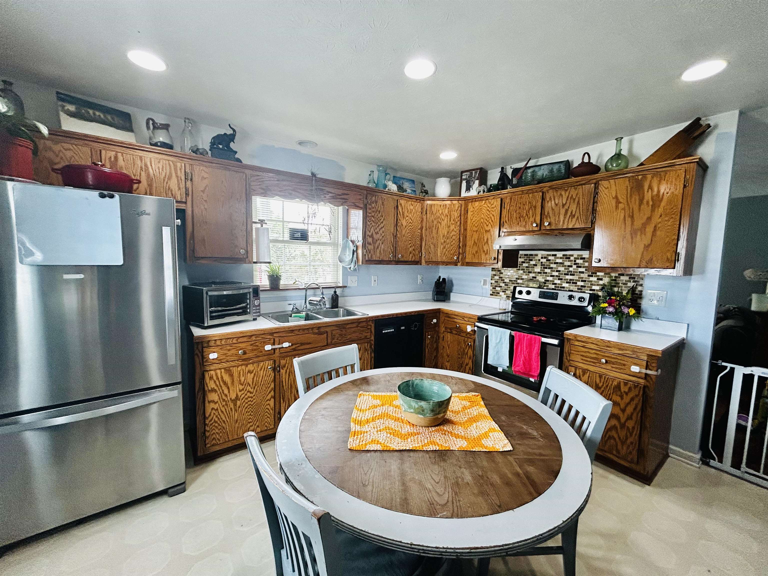 1032 4TH ST, WAYNESBORO, Virginia 22980, 3 Bedrooms Bedrooms, ,2 BathroomsBathrooms,Residential,BLOCK 137 LOT A BCMM&L,1032 4TH ST,668215 MLS # 668215