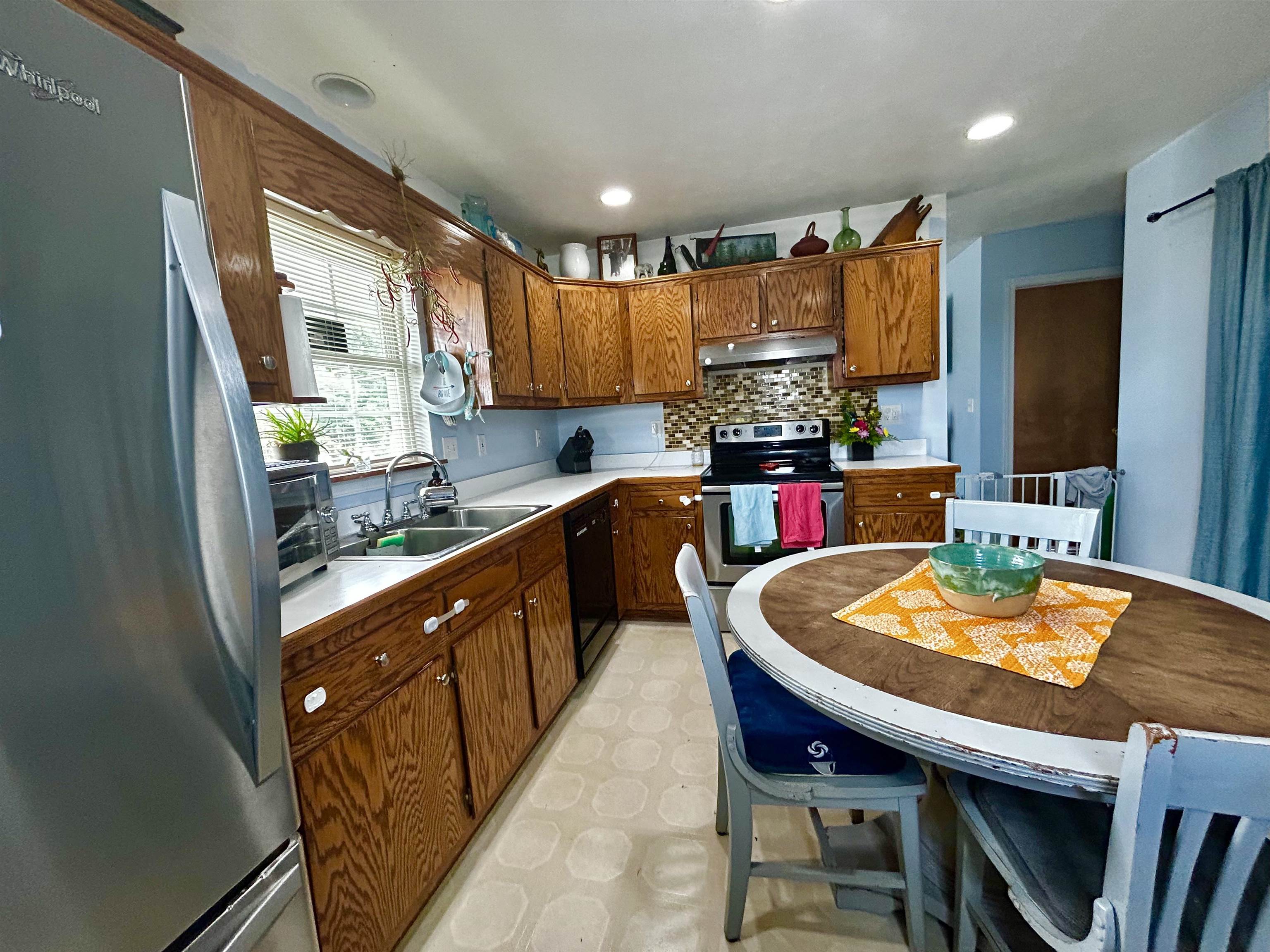 1032 4TH ST, WAYNESBORO, Virginia 22980, 3 Bedrooms Bedrooms, ,2 BathroomsBathrooms,Residential,BLOCK 137 LOT A BCMM&L,1032 4TH ST,668215 MLS # 668215
