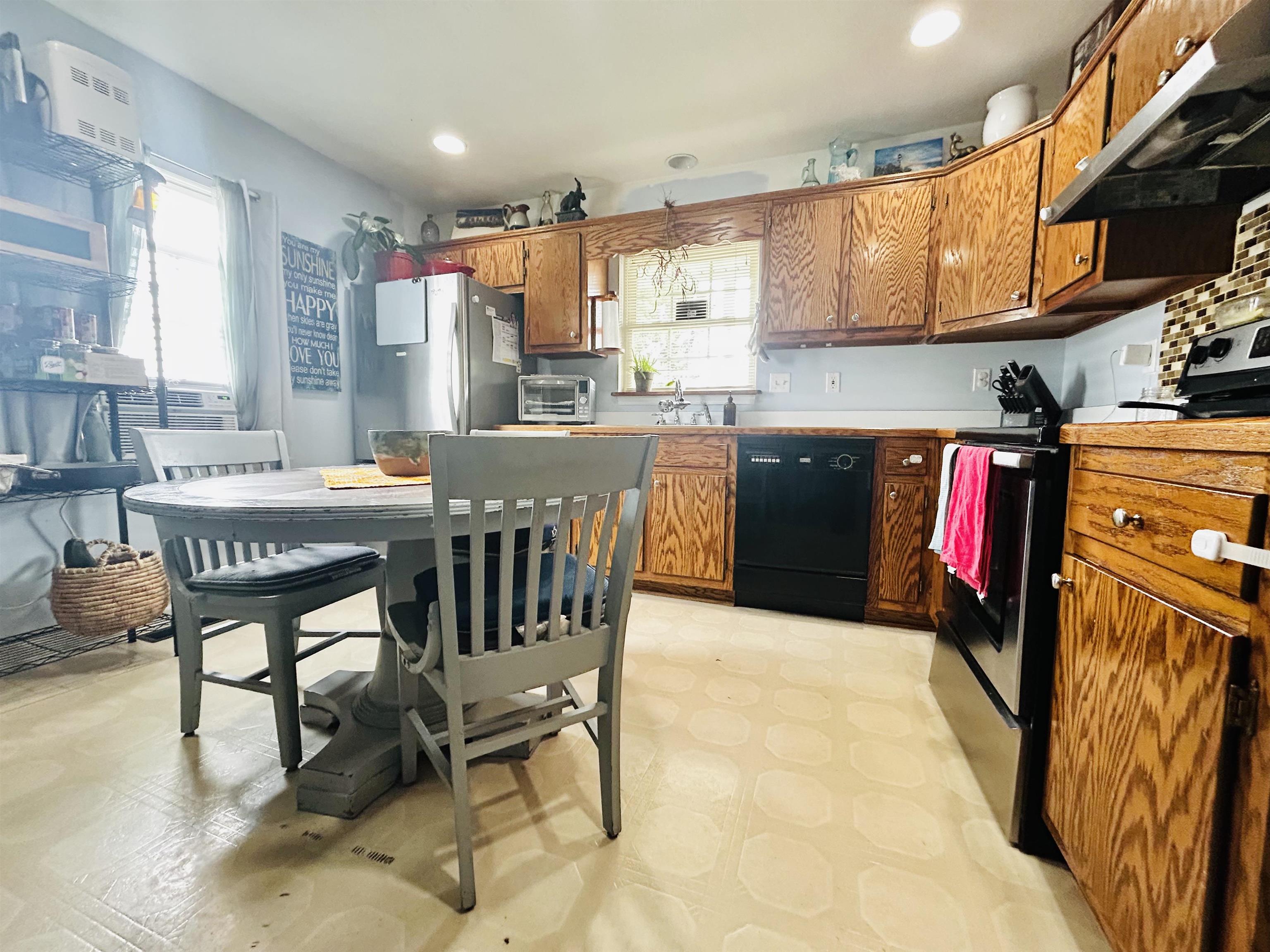1032 4TH ST, WAYNESBORO, Virginia 22980, 3 Bedrooms Bedrooms, ,2 BathroomsBathrooms,Residential,BLOCK 137 LOT A BCMM&L,1032 4TH ST,668215 MLS # 668215