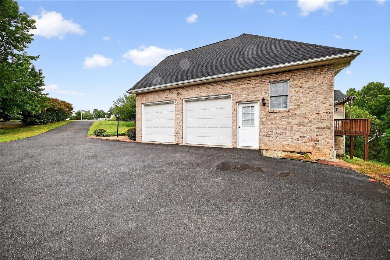 88 JOHNS VALLEY DR, FISHERSVILLE, Virginia 22939, 4 Bedrooms Bedrooms, ,2 BathroomsBathrooms,Residential,88 JOHNS VALLEY DR,668244 MLS # 668244