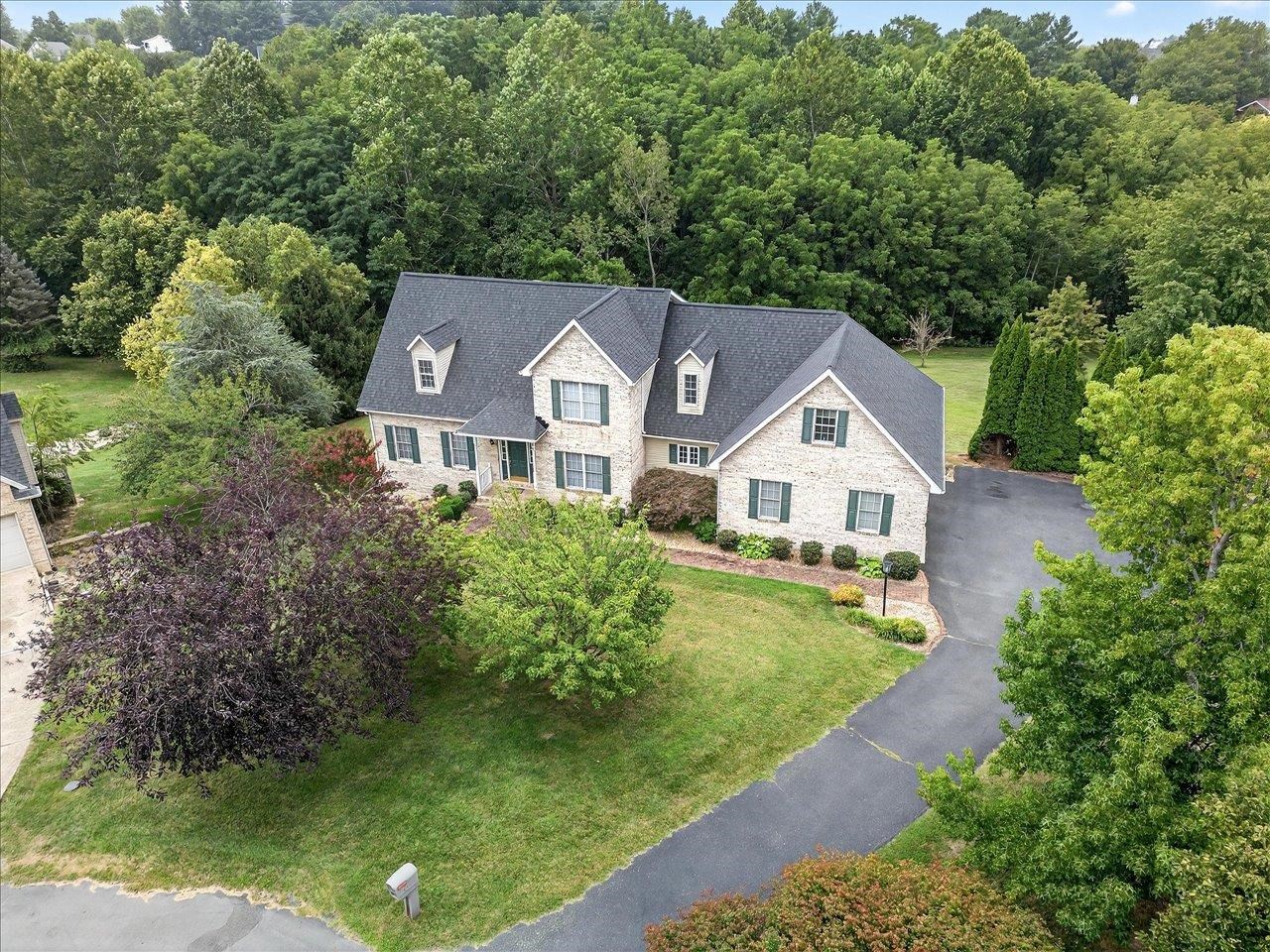 88 JOHNS VALLEY DR, FISHERSVILLE, Virginia 22939, 4 Bedrooms Bedrooms, ,2 BathroomsBathrooms,Residential,88 JOHNS VALLEY DR,668244 MLS # 668244