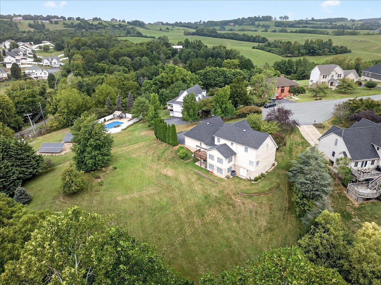 88 JOHNS VALLEY DR, FISHERSVILLE, Virginia 22939, 4 Bedrooms Bedrooms, ,2 BathroomsBathrooms,Residential,88 JOHNS VALLEY DR,668244 MLS # 668244