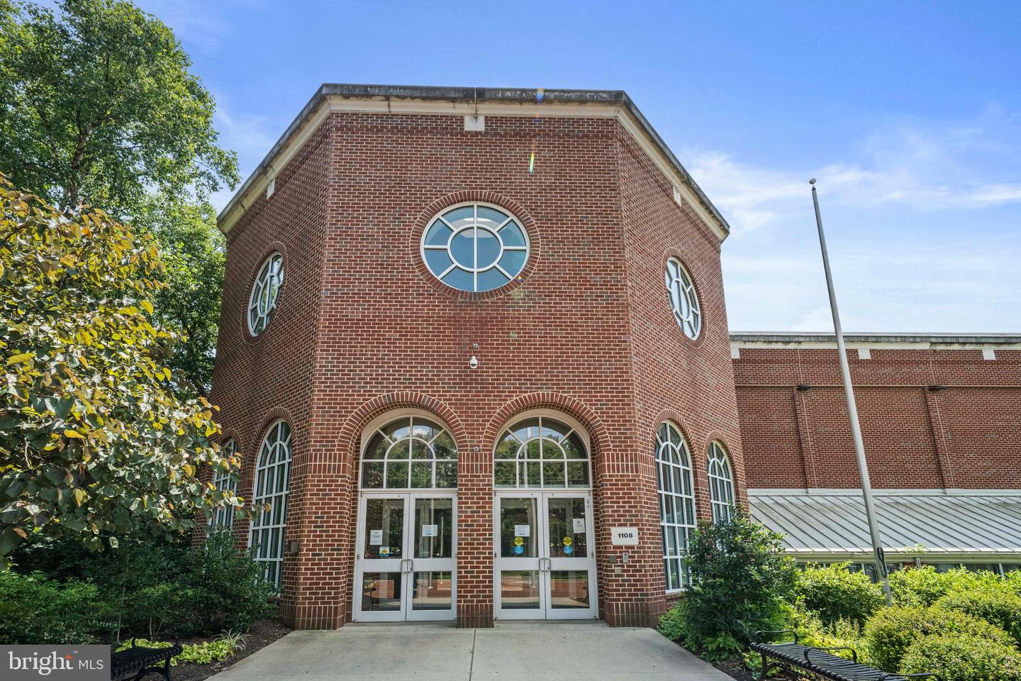 6028 CROWN ROYAL CIR, ALEXANDRIA, Virginia 22310, 5 Bedrooms Bedrooms, ,3 BathroomsBathrooms,Residential,For sale,6028 CROWN ROYAL CIR,VAFX2256304 MLS # VAFX2256304