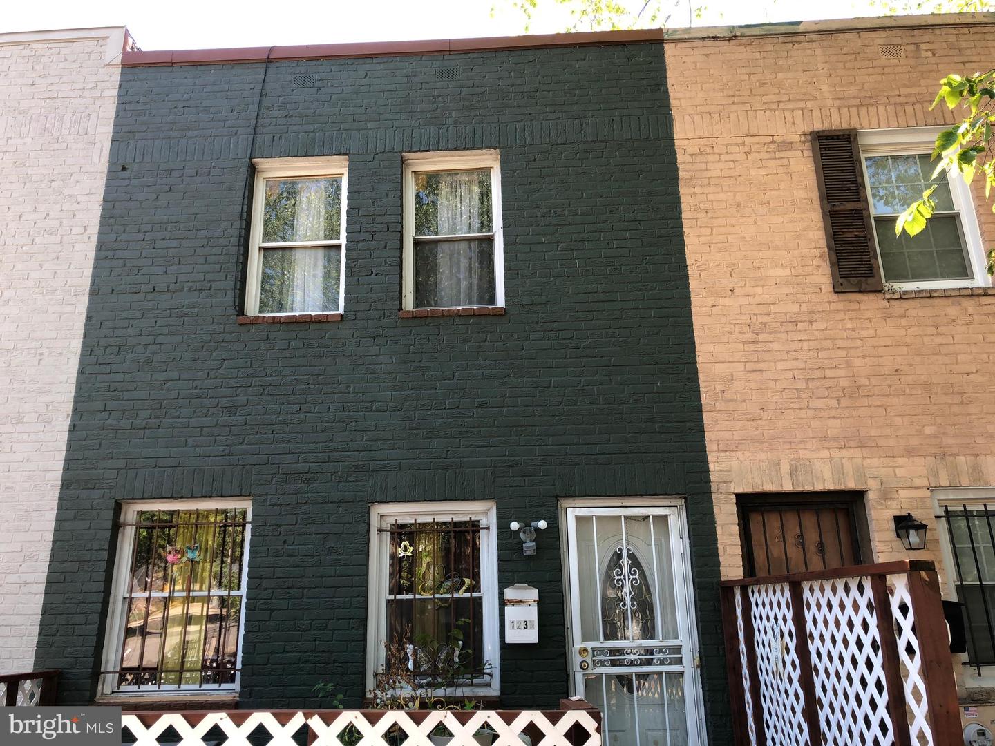 1235 16TH ST NE, WASHINGTON, District Of Columbia 20002, 2 Bedrooms Bedrooms, ,1 BathroomBathrooms,Residential,For sale,1235 16TH ST NE,DCDC2211458 MLS # DCDC2211458