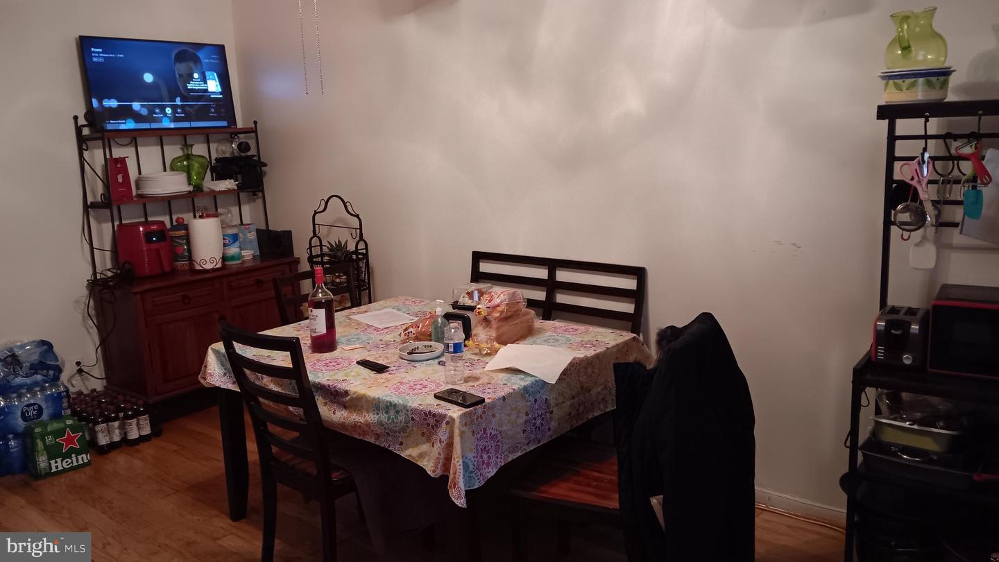 1235 16TH ST NE, WASHINGTON, District Of Columbia 20002, 2 Bedrooms Bedrooms, ,1 BathroomBathrooms,Residential,For sale,1235 16TH ST NE,DCDC2211458 MLS # DCDC2211458