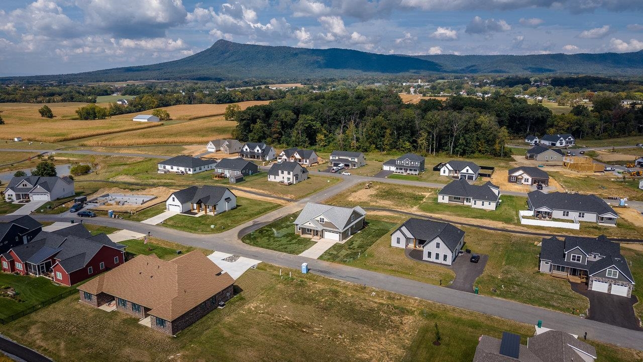 5145 RETRIEVER LN, MCGAHEYSVILLE, Virginia 22840, 4 Bedrooms Bedrooms, ,3 BathroomsBathrooms,Residential,5145 RETRIEVER LN,668245 MLS # 668245