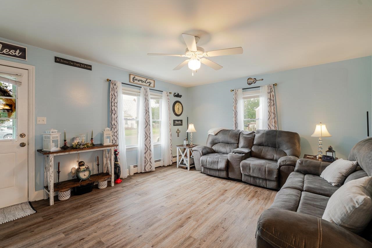 257 CENTER STREET RD, TIMBERVILLE, Virginia 22853, 4 Bedrooms Bedrooms, ,1 BathroomBathrooms,Residential,257 CENTER STREET RD,668249 MLS # 668249 257 CENTER STREET RD, TIMBERVILLE, Virginia 22853, 4 Bedrooms Bedrooms, ,1 BathroomBathrooms,Residential,257 CENTER STREET RD,668249 MLS # 668249