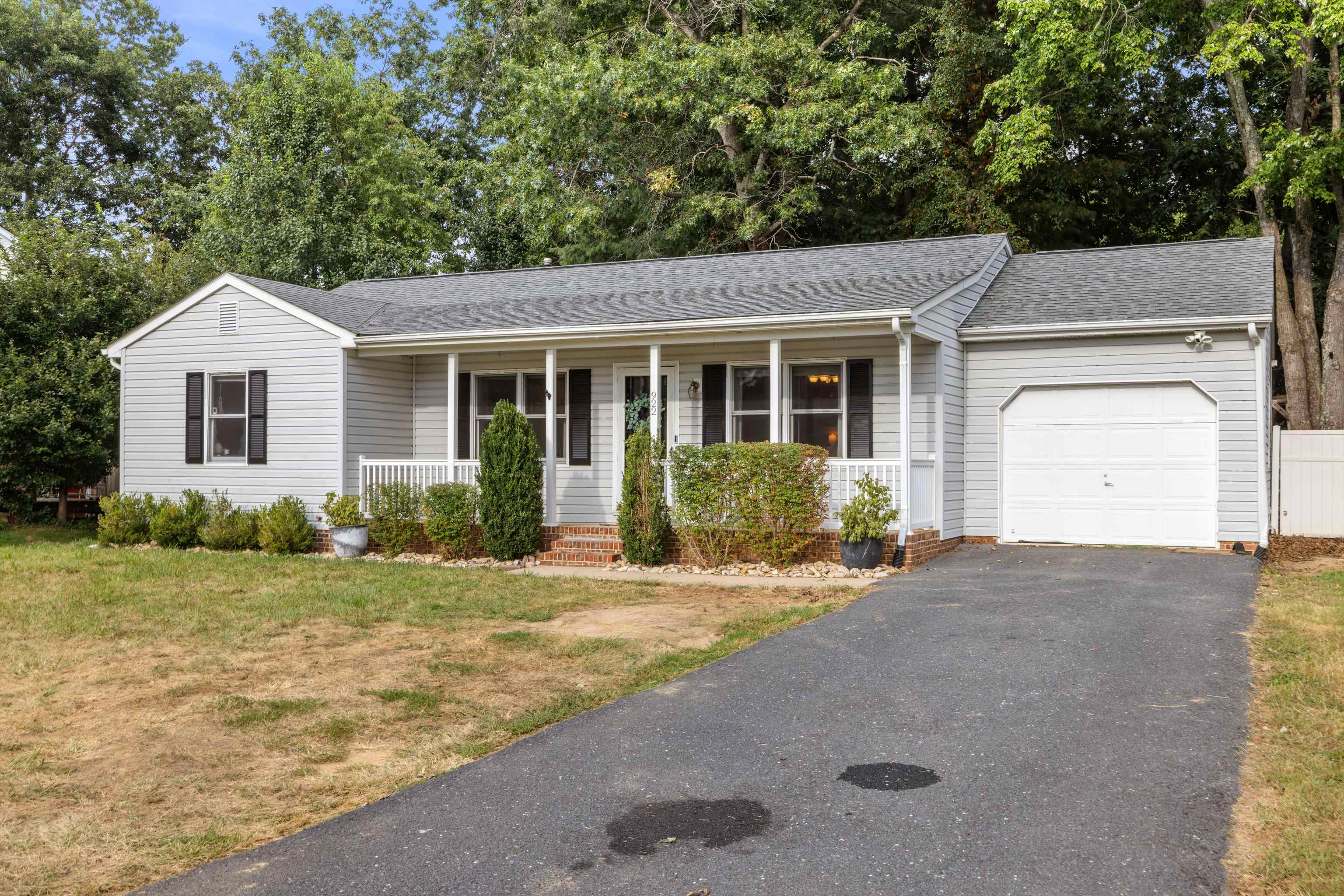922 PATTON FARM RD, STUARTS DRAFT, Virginia 24477, 3 Bedrooms Bedrooms, ,2 BathroomsBathrooms,Residential,922 PATTON FARM RD,668250 MLS # 668250