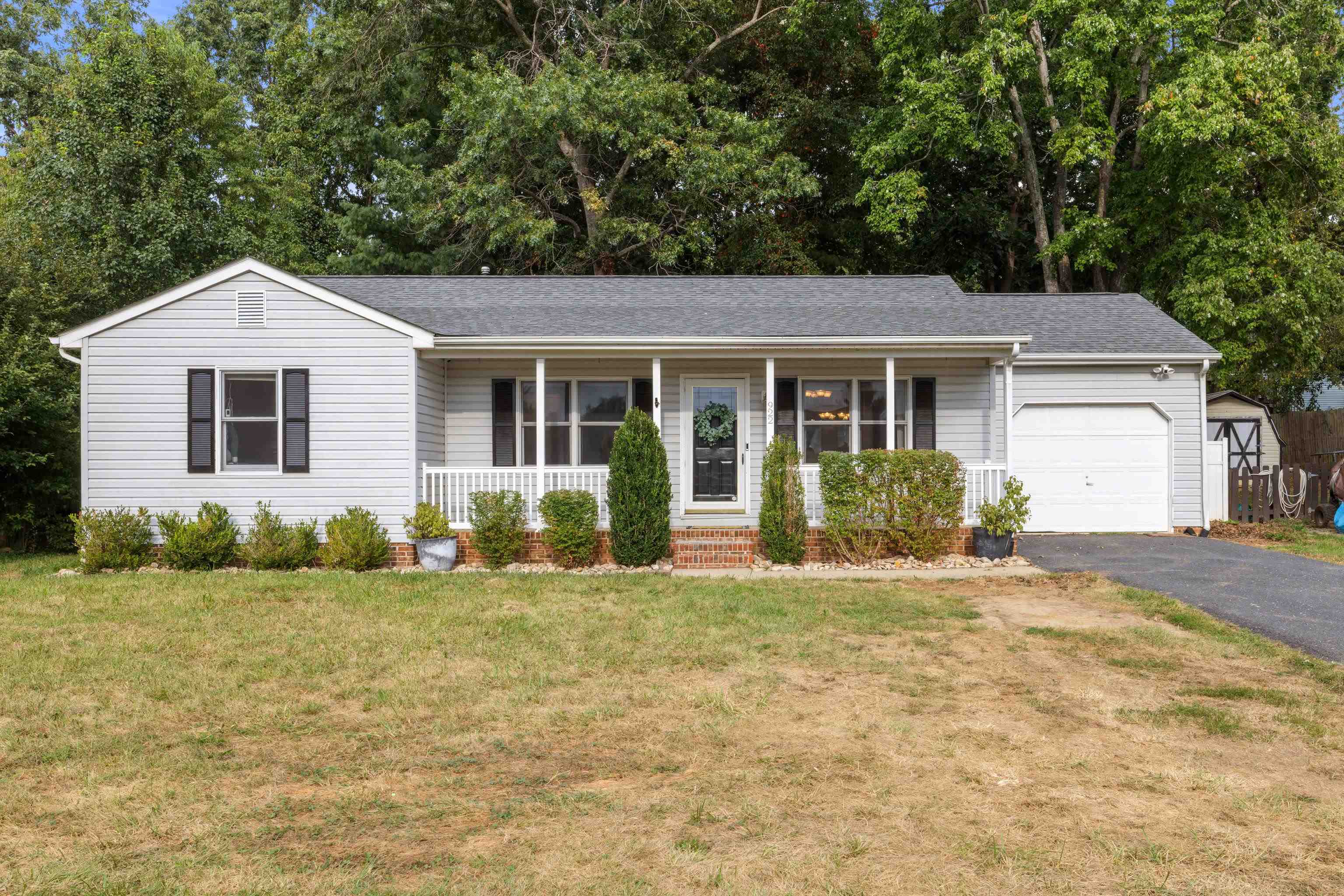 922 PATTON FARM RD, STUARTS DRAFT, Virginia 24477, 3 Bedrooms Bedrooms, ,2 BathroomsBathrooms,Residential,922 PATTON FARM RD,668250 MLS # 668250