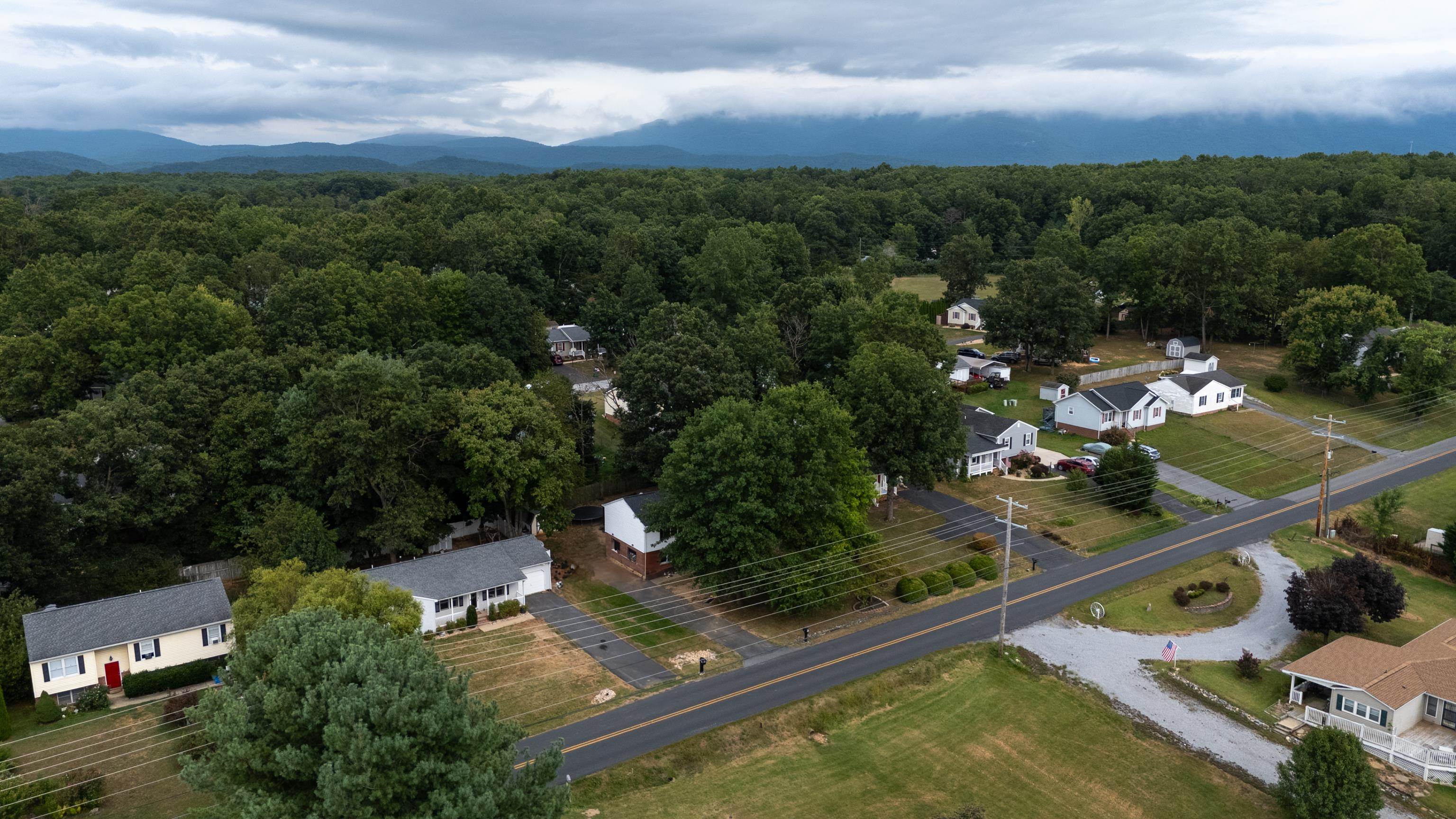 922 PATTON FARM RD, STUARTS DRAFT, Virginia 24477, 3 Bedrooms Bedrooms, ,2 BathroomsBathrooms,Residential,922 PATTON FARM RD,668250 MLS # 668250