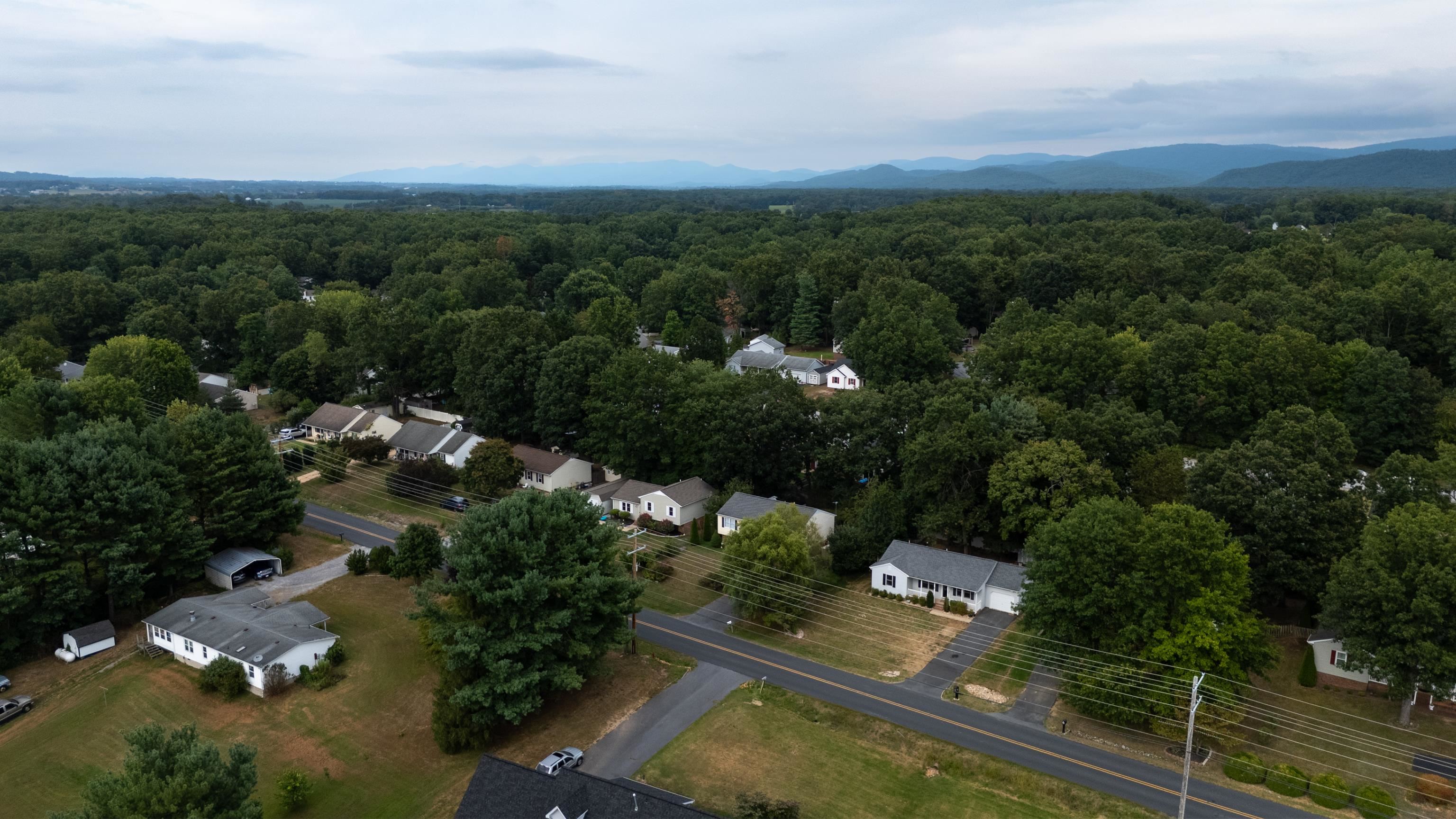 922 PATTON FARM RD, STUARTS DRAFT, Virginia 24477, 3 Bedrooms Bedrooms, ,2 BathroomsBathrooms,Residential,922 PATTON FARM RD,668250 MLS # 668250
