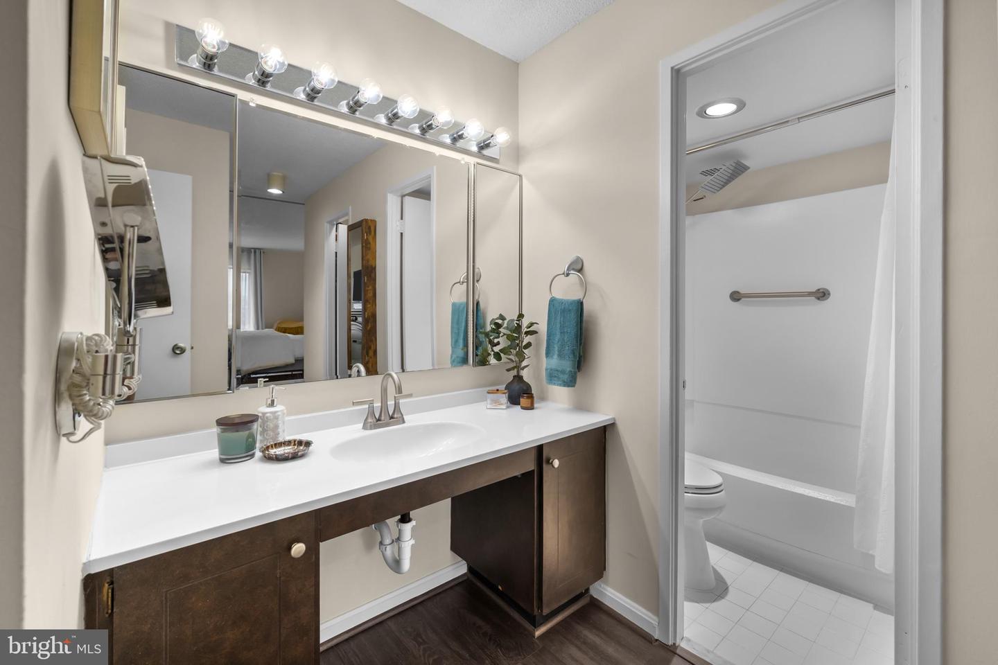 203 YOAKUM PKWY #1406, ALEXANDRIA, Virginia 22304, 2 Bedrooms Bedrooms, ,1 BathroomBathrooms,Residential,For sale,203 YOAKUM PKWY #1406,VAAX2047938 MLS # VAAX2047938