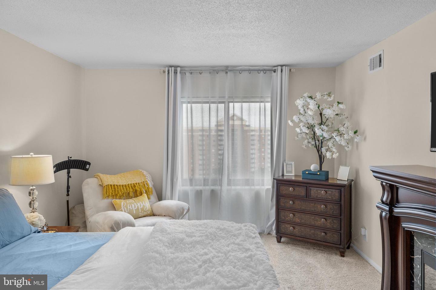 203 YOAKUM PKWY #1406, ALEXANDRIA, Virginia 22304, 2 Bedrooms Bedrooms, ,1 BathroomBathrooms,Residential,For sale,203 YOAKUM PKWY #1406,VAAX2047938 MLS # VAAX2047938