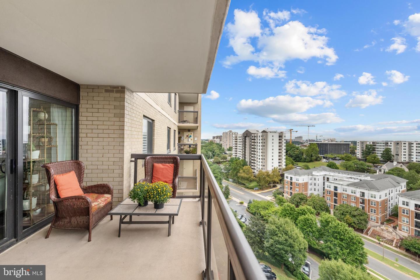 203 YOAKUM PKWY #1406, ALEXANDRIA, Virginia 22304, 2 Bedrooms Bedrooms, ,1 BathroomBathrooms,Residential,For sale,203 YOAKUM PKWY #1406,VAAX2047938 MLS # VAAX2047938