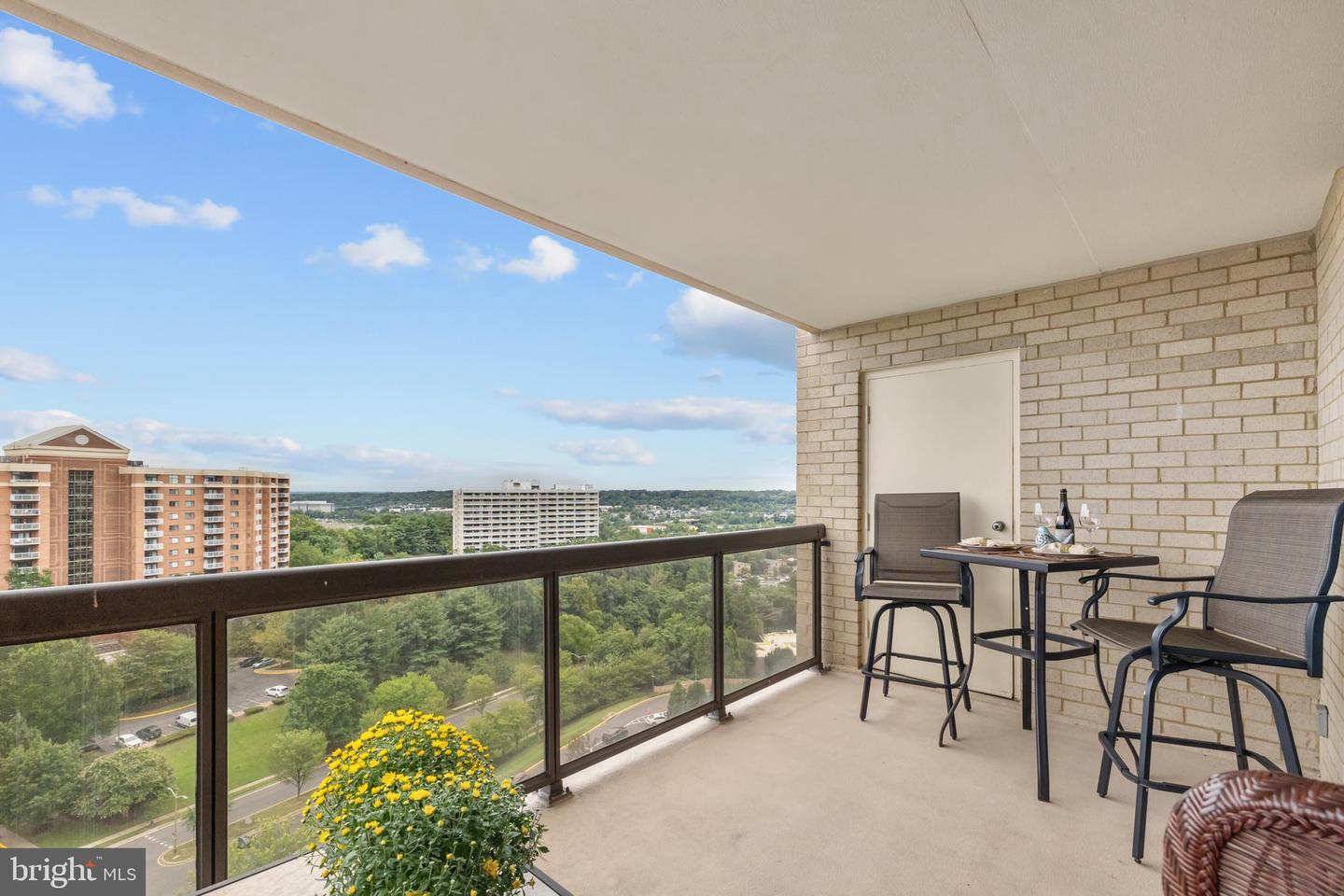 203 YOAKUM PKWY #1406, ALEXANDRIA, Virginia 22304, 2 Bedrooms Bedrooms, ,1 BathroomBathrooms,Residential,For sale,203 YOAKUM PKWY #1406,VAAX2047938 MLS # VAAX2047938