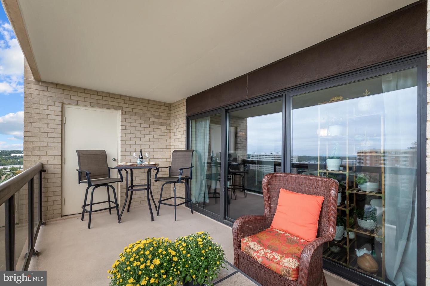 203 YOAKUM PKWY #1406, ALEXANDRIA, Virginia 22304, 2 Bedrooms Bedrooms, ,1 BathroomBathrooms,Residential,For sale,203 YOAKUM PKWY #1406,VAAX2047938 MLS # VAAX2047938