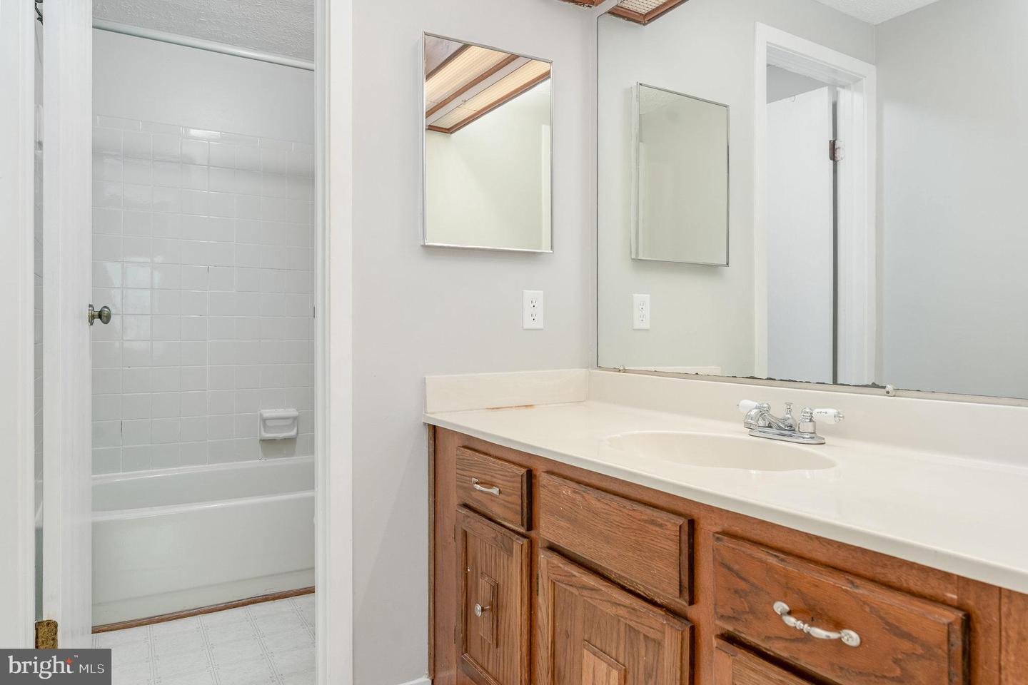 15431 SILVAN GLEN DR, DUMFRIES, Virginia 22025, 4 Bedrooms Bedrooms, ,2 BathroomsBathrooms,Residential,For sale,15431 SILVAN GLEN DR,VAPW2100276 MLS # VAPW2100276