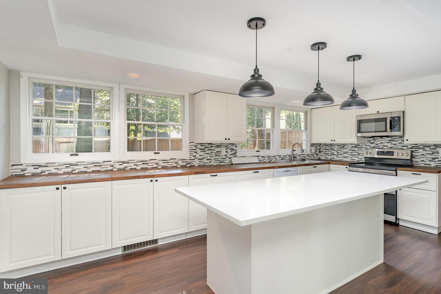 15431 SILVAN GLEN DR, DUMFRIES, Virginia 22025, 4 Bedrooms Bedrooms, ,2 BathroomsBathrooms,Residential,For sale,15431 SILVAN GLEN DR,VAPW2100276 MLS # VAPW2100276
