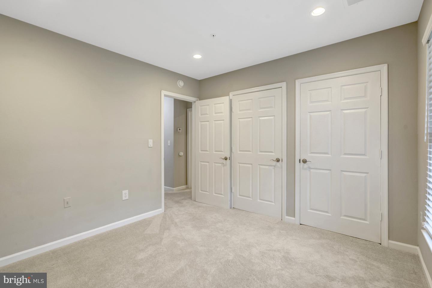 4602 SUPERIOR SQ, FAIRFAX, Virginia 22033, 2 Bedrooms Bedrooms, ,2 BathroomsBathrooms,Residential,For sale,4602 SUPERIOR SQ,VAFX2259132 MLS # VAFX2259132